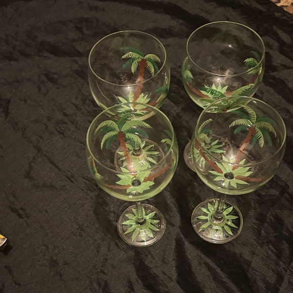 Tropical Palm Tree Wine Glass Set - Picture 1 of 7